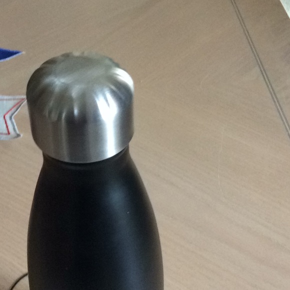 S’well water bottle. Never used - Picture 6 of 7